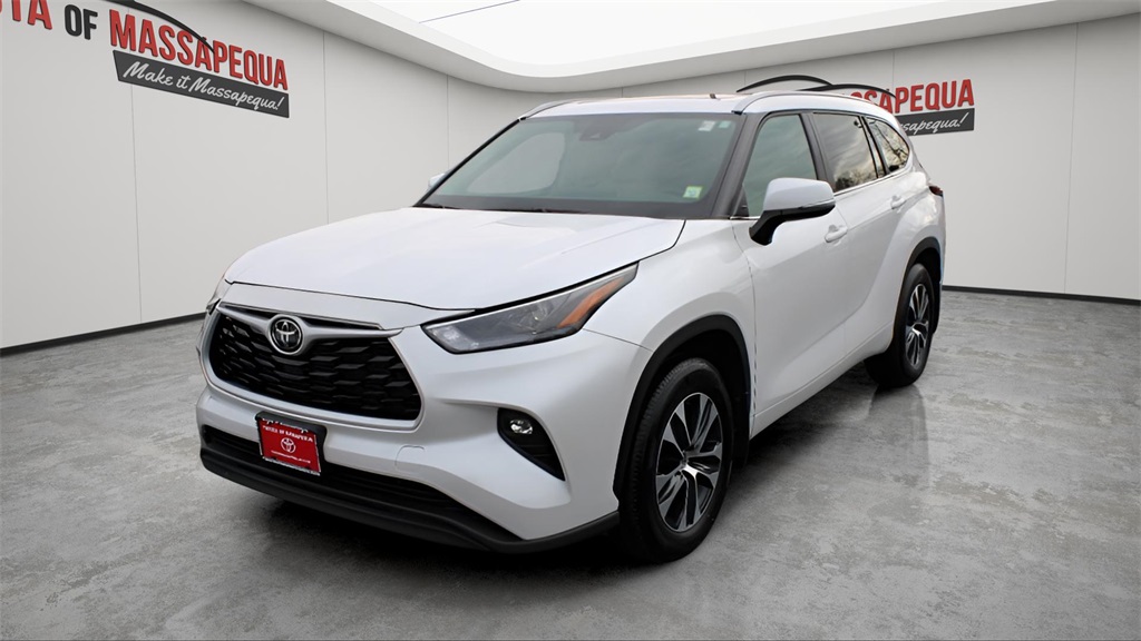 2025 Toyota Highlander XLE FWD