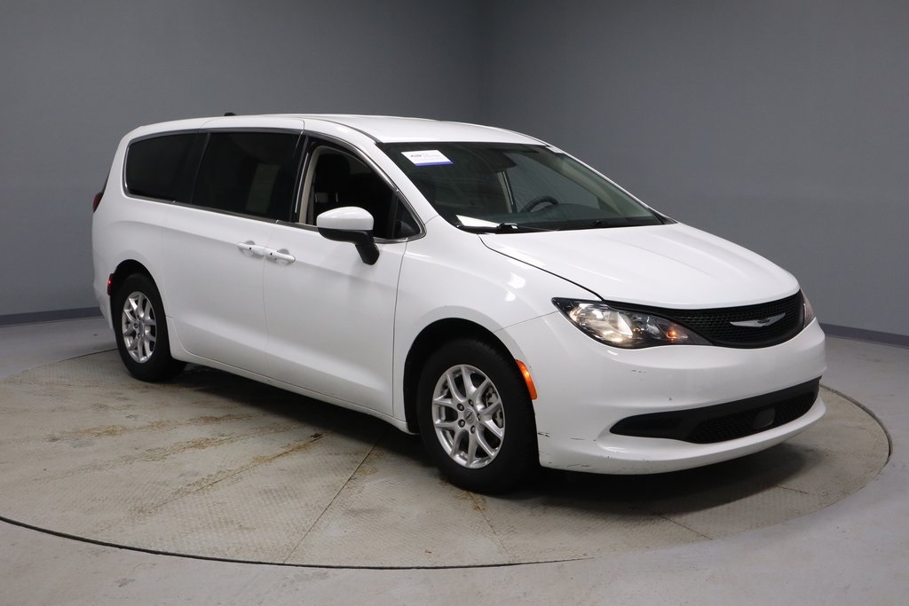 2023 Chrysler Voyager LX FWD