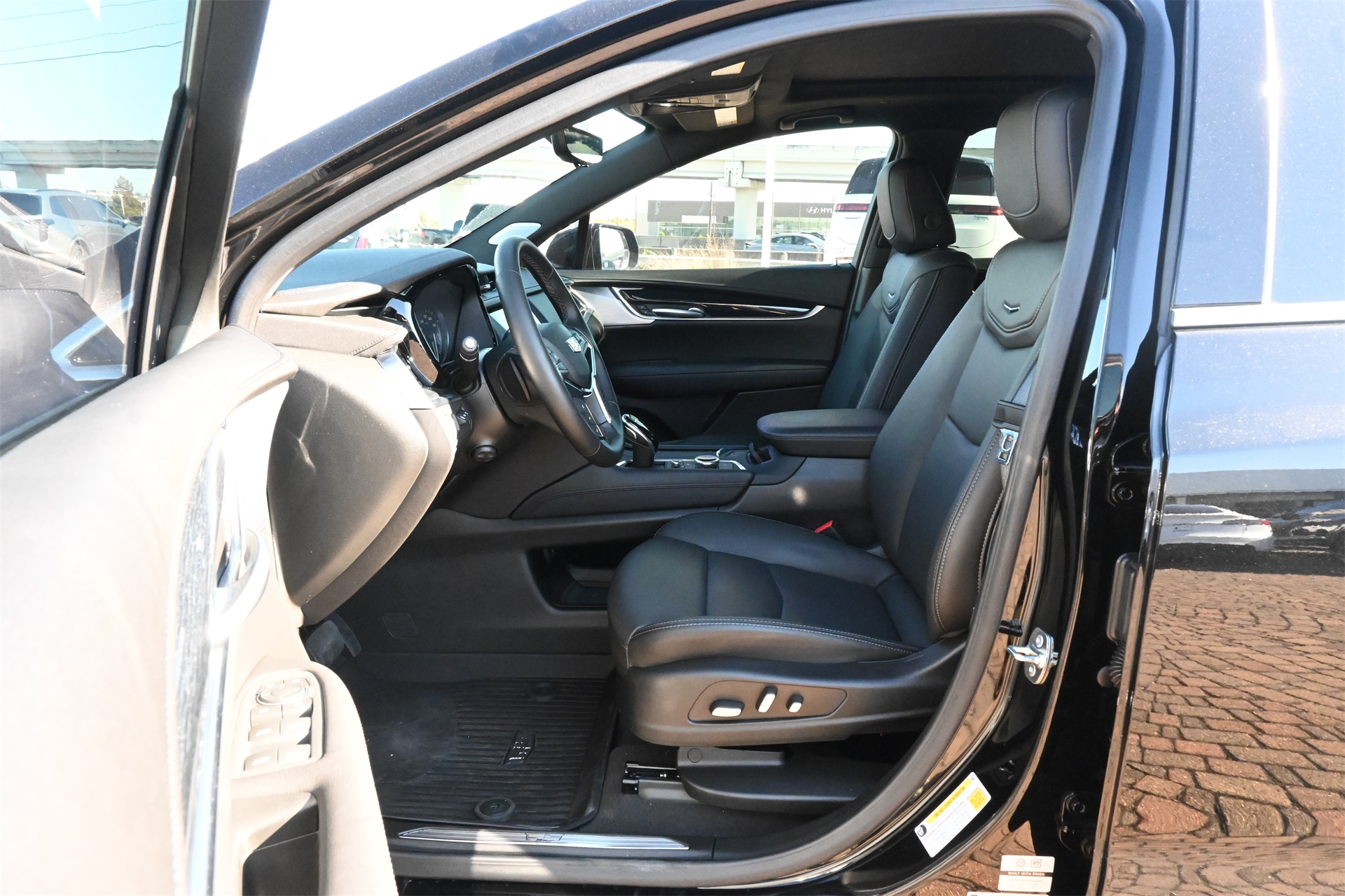 2025 Cadillac XT5 Premium Luxury Black at Classic Chevrolet Galveston