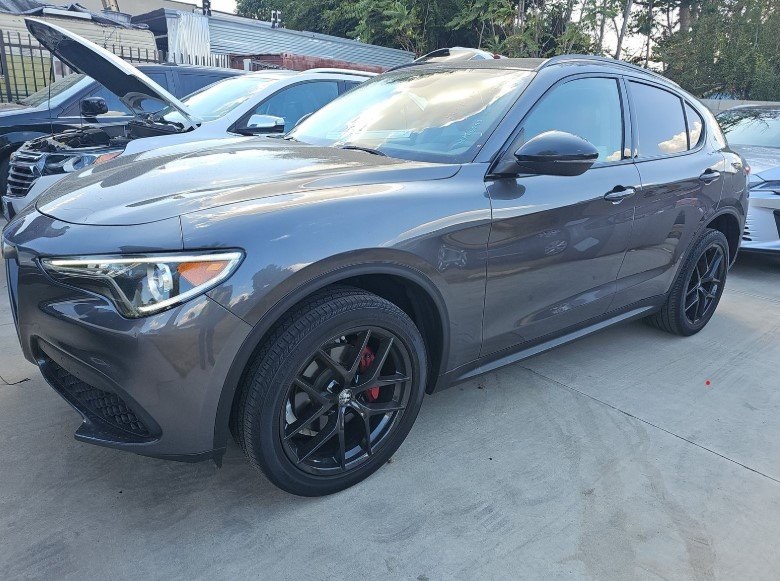 2020 Alfa Romeo Stelvio Base