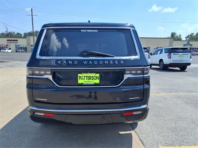 2022 Jeep Grand Wagoneer III photo 3