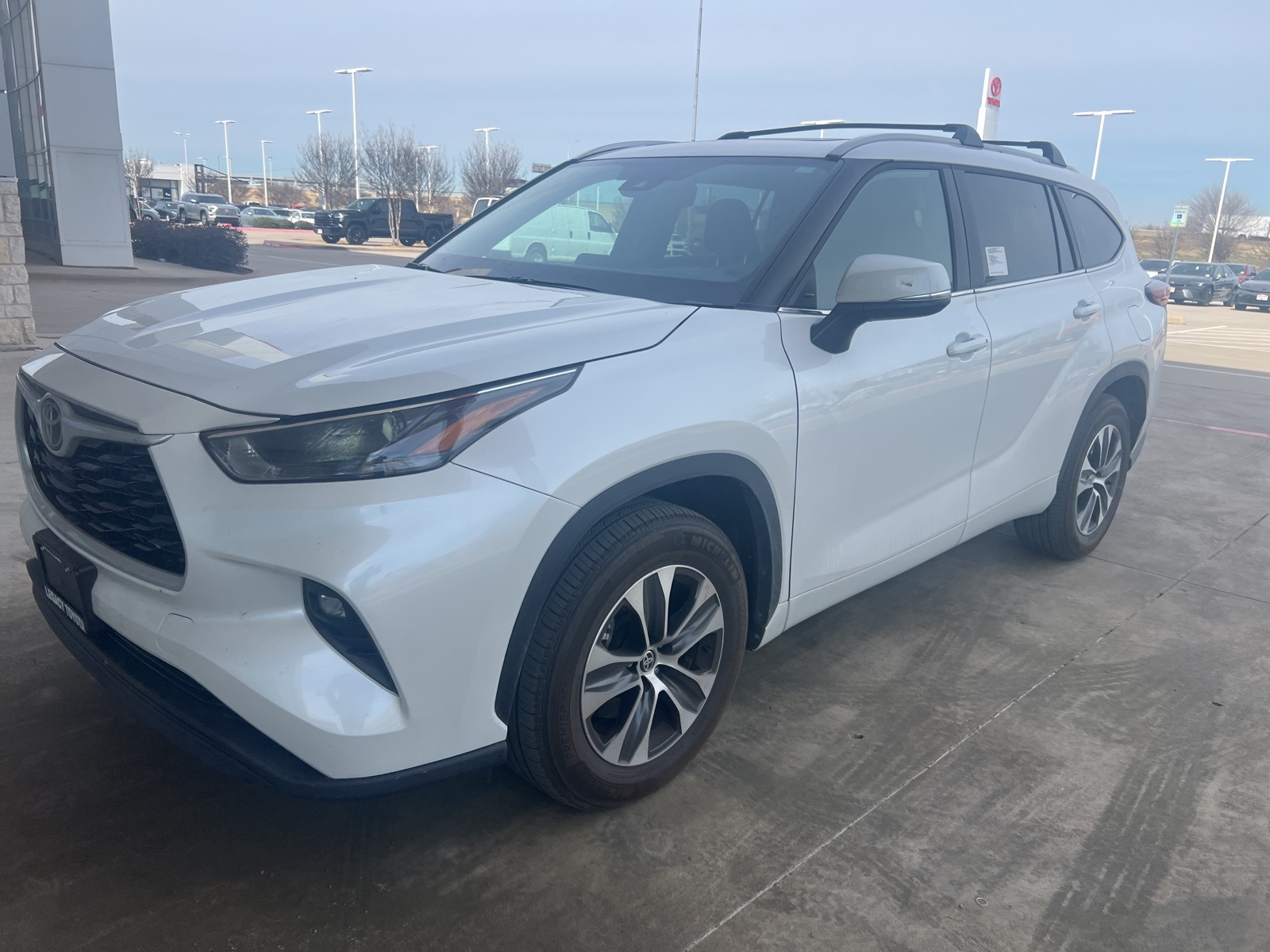 2025 Toyota Highlander XLE FWD