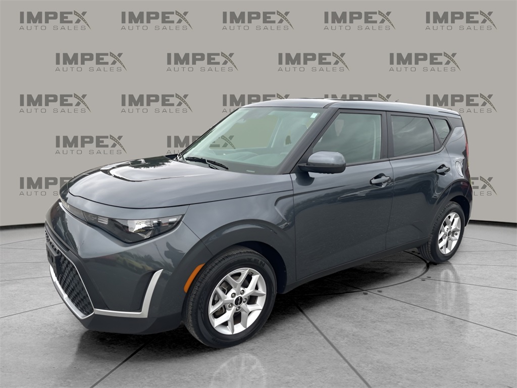 2024 Kia Soul LX's photo