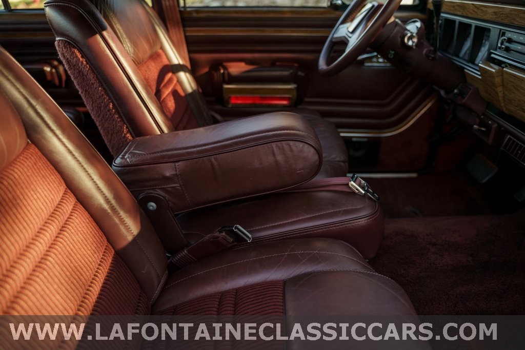1991 Jeep Grand Wagoneer 203