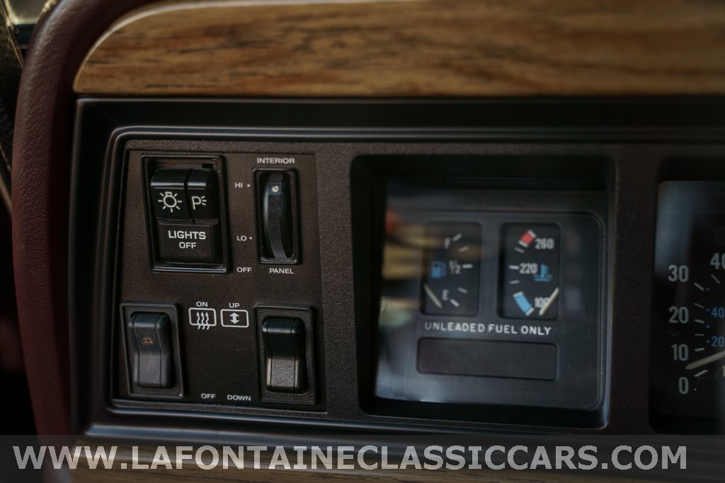 1991 Jeep Grand Wagoneer 215