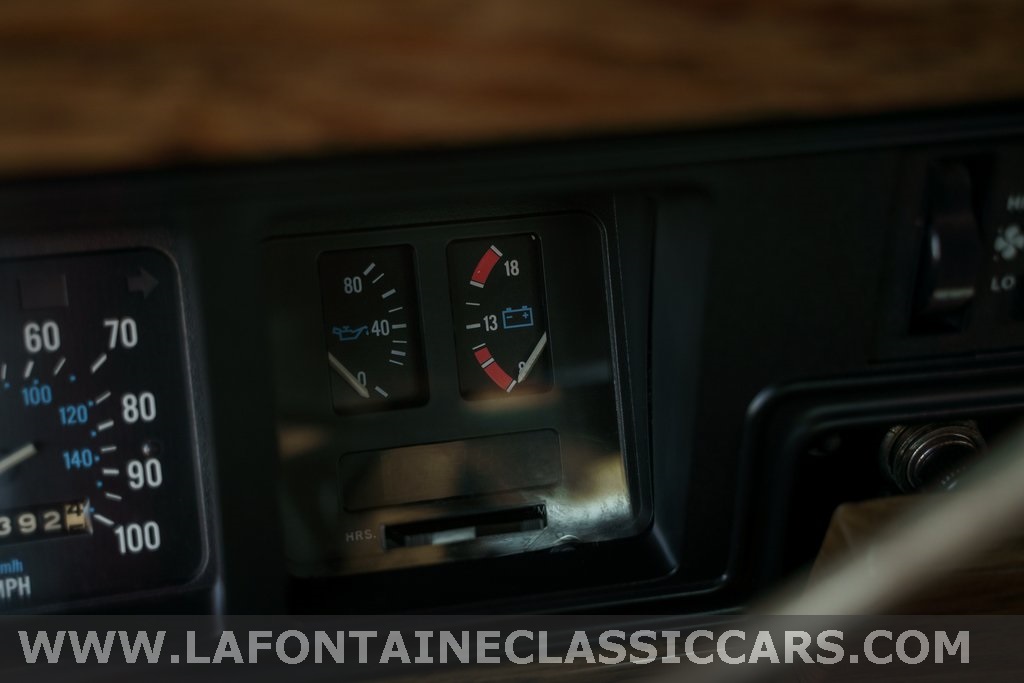 1991 Jeep Grand Wagoneer 219
