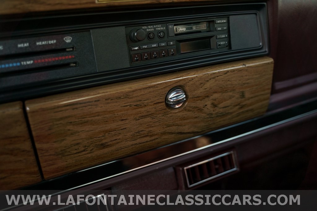 1991 Jeep Grand Wagoneer 231