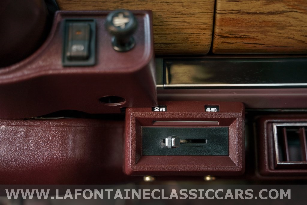 1991 Jeep Grand Wagoneer 237