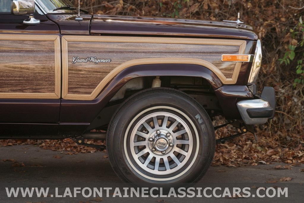 1991 Jeep Grand Wagoneer 25