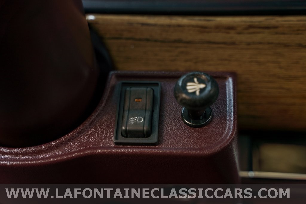 1991 Jeep Grand Wagoneer 239