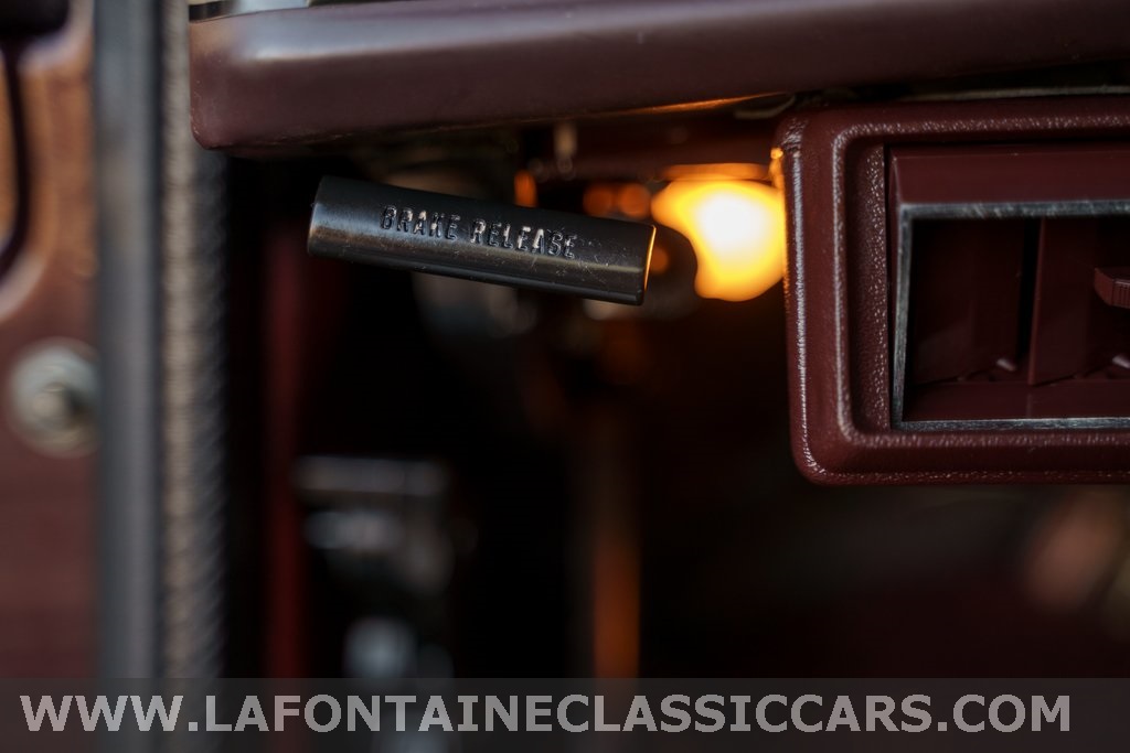 1991 Jeep Grand Wagoneer 241