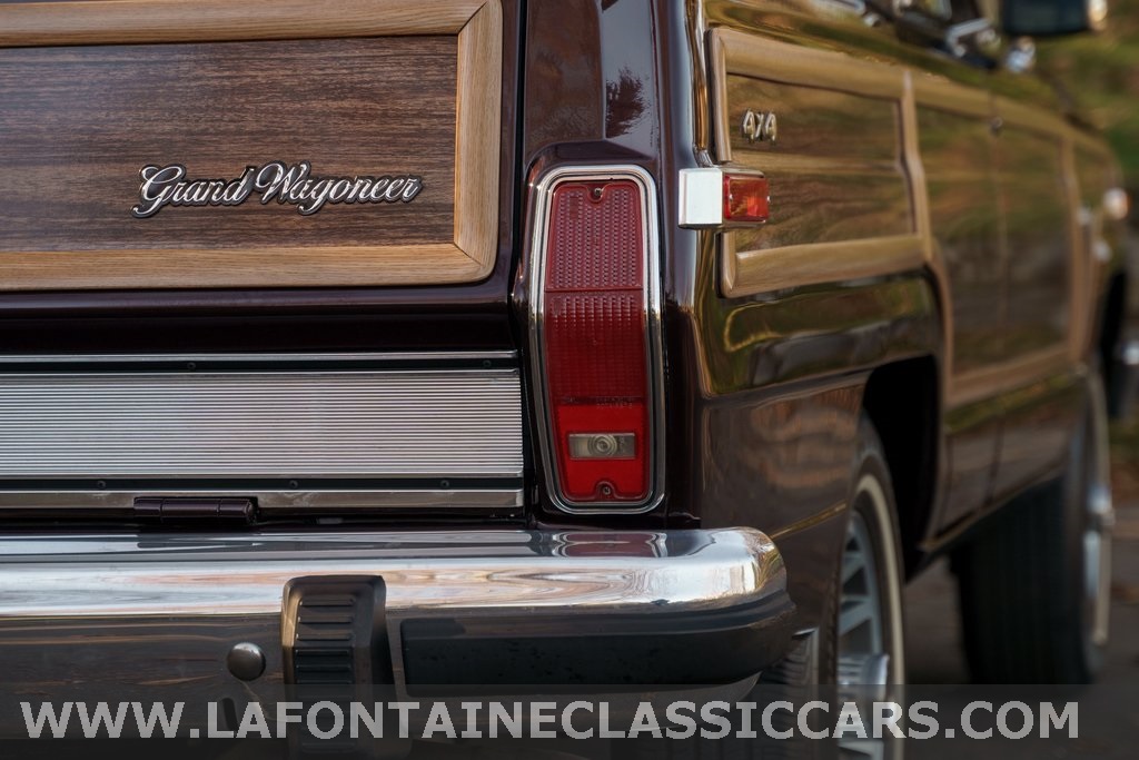 1991 Jeep Grand Wagoneer 35
