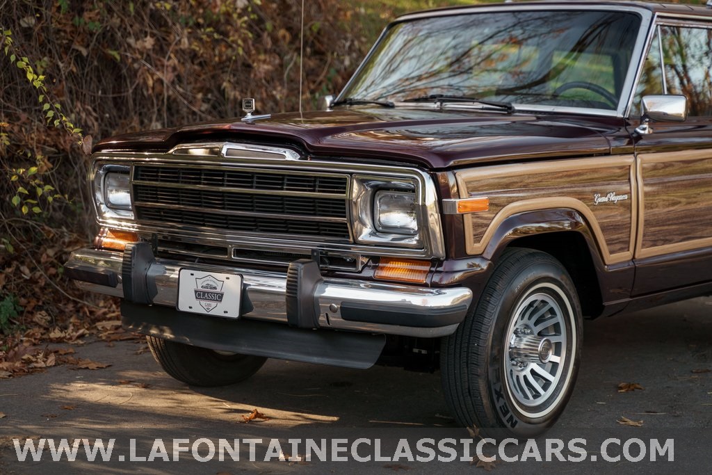 1991 Jeep Grand Wagoneer 37