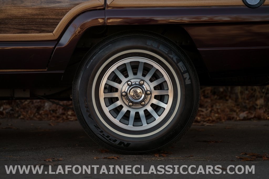 1991 Jeep Grand Wagoneer 85
