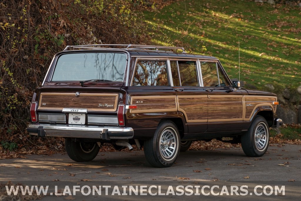 1991 Jeep Grand Wagoneer 11