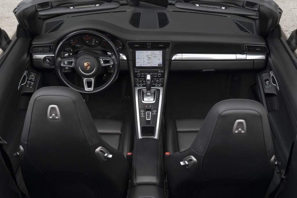 2019 Porsche 911 - Thumbnail 2