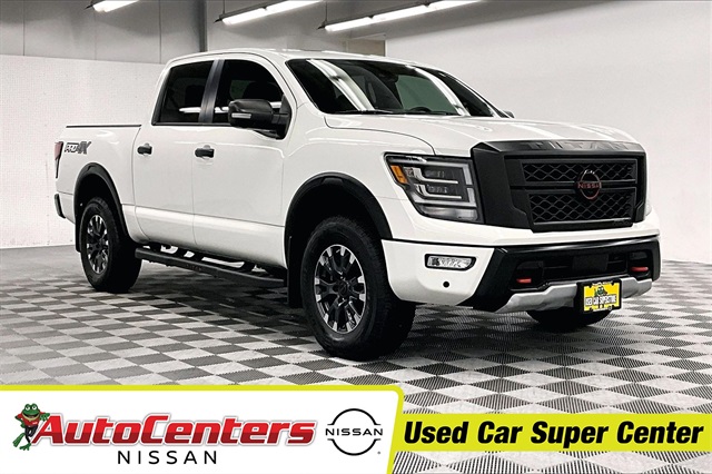 2024 Nissan Titan PRO-4X Crew Cab 4WD