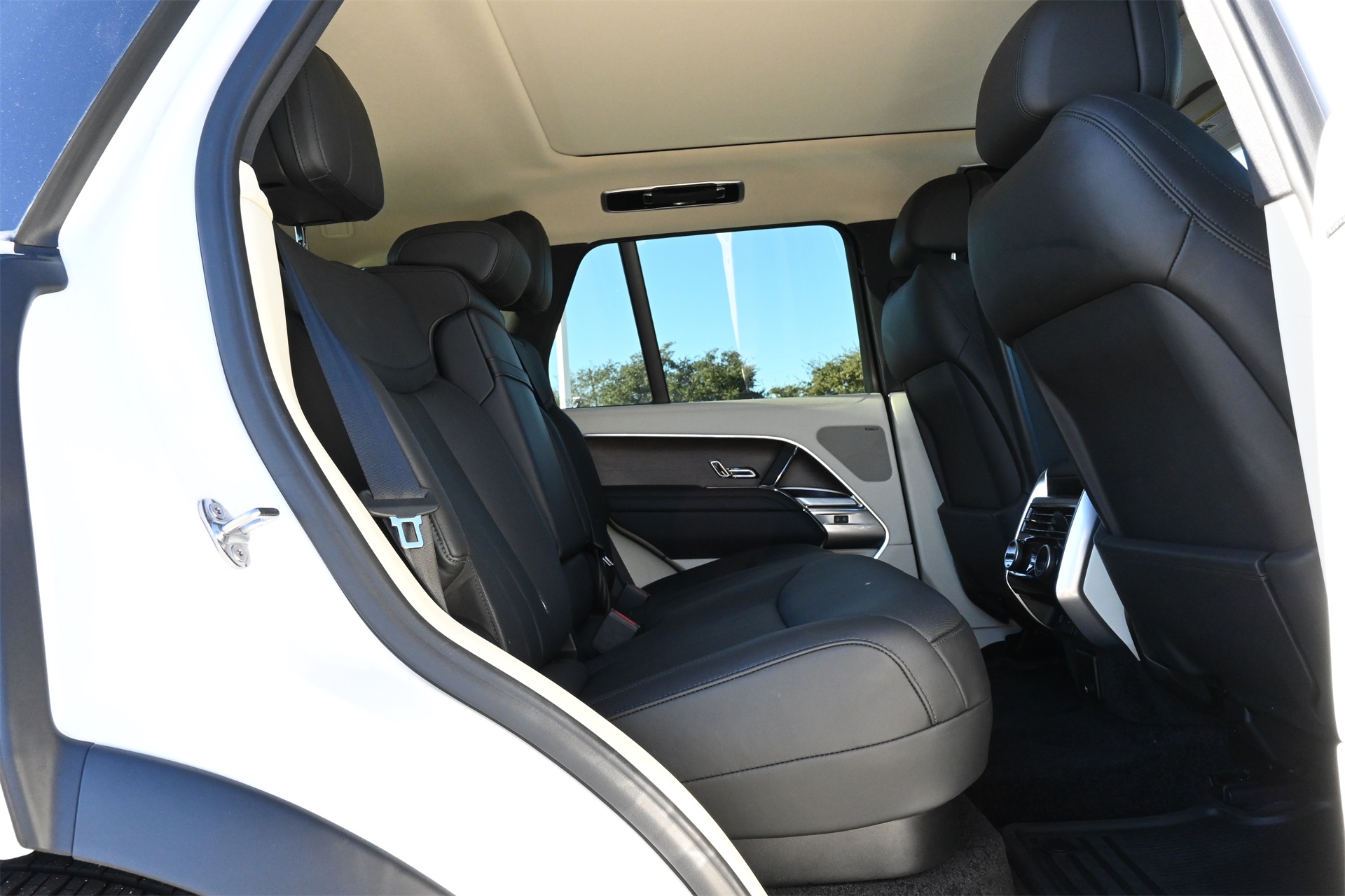 2024 Land Rover Range Rover SE White at Bayway Cadillac Southwest