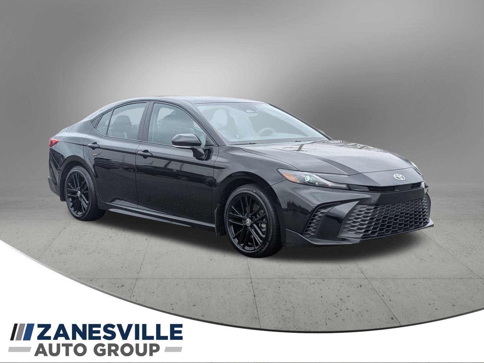 2025 Toyota Camry SE FWD