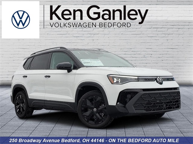 2026 Volkswagen Taos SE Black FWD