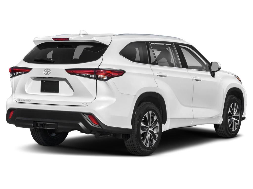 2022 Toyota Highlander XLE Silver at Toyota of Victoria