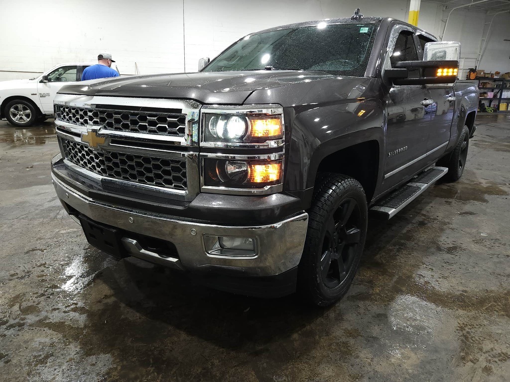 2015 Chevrolet Silverado 1500 LTZ photo 2
