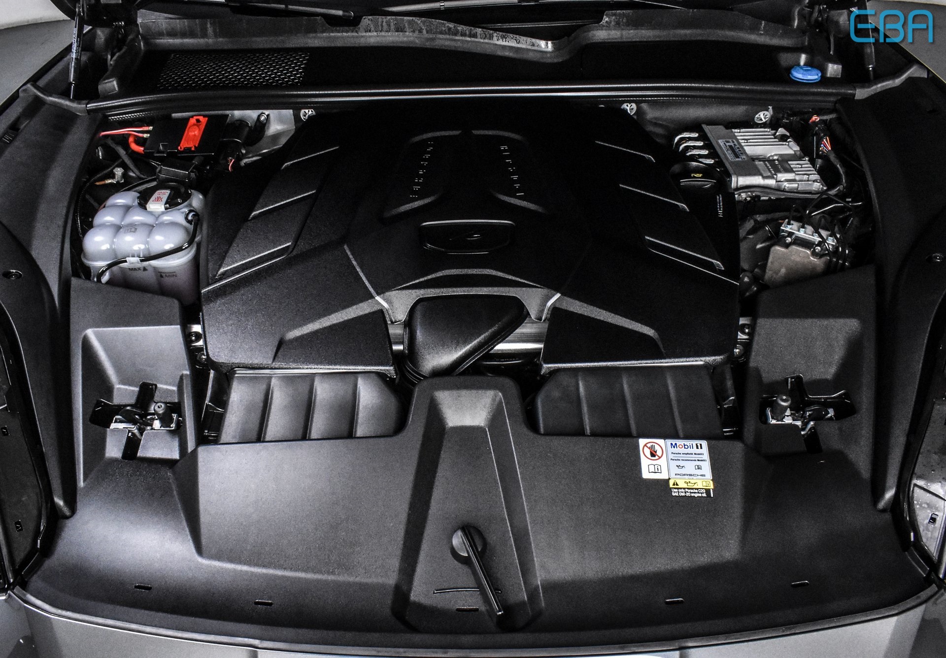 2024 Porsche Cayenne Base photo 11
