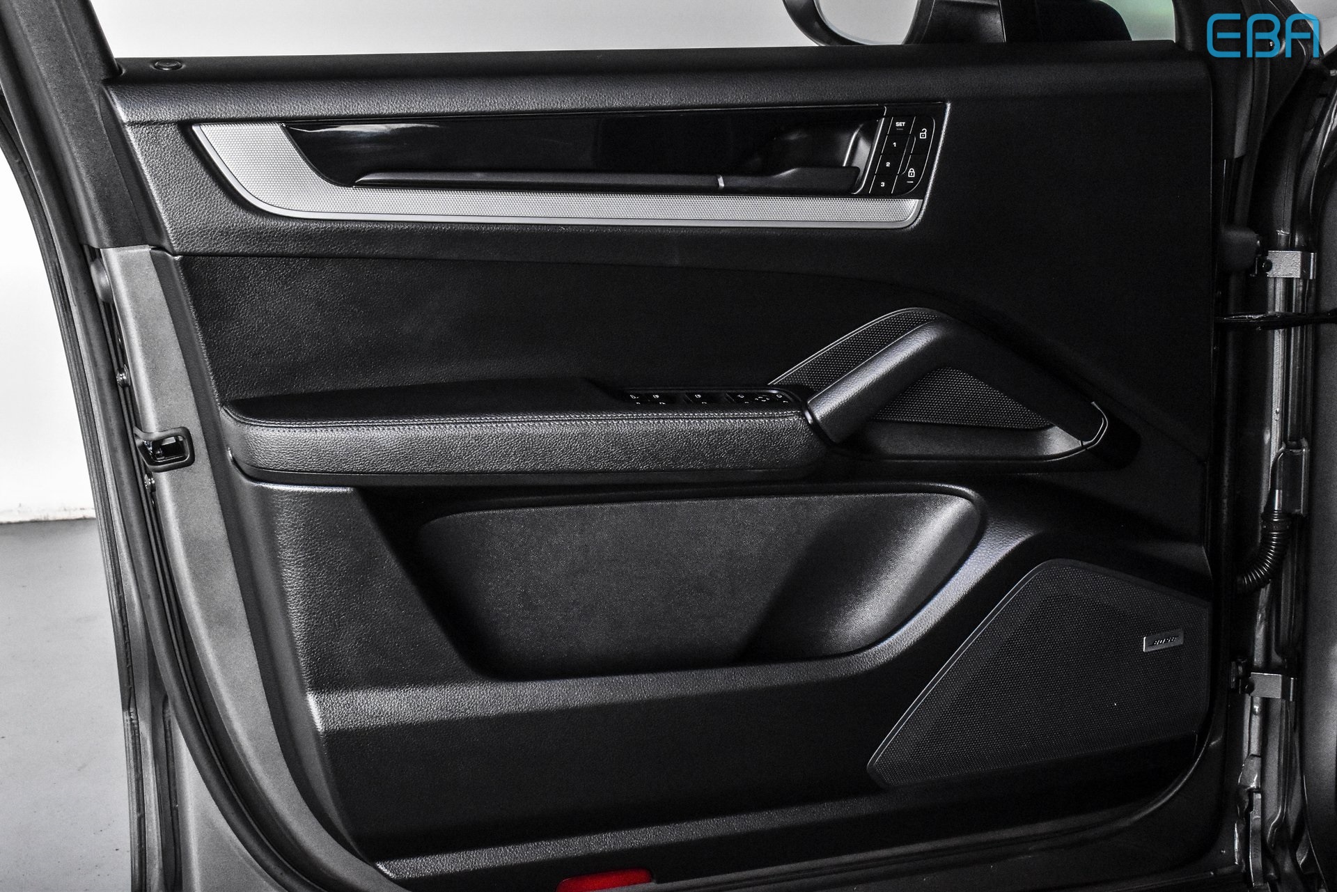 2024 Porsche Cayenne Base photo 13