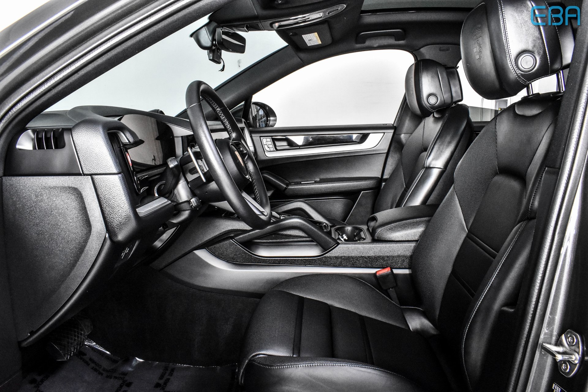 2024 Porsche Cayenne Base photo 14