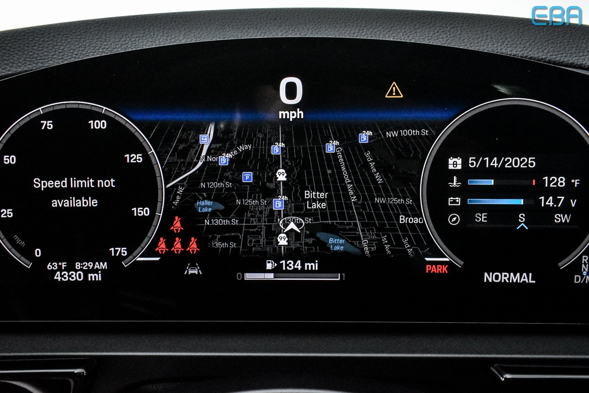 2024 Porsche Cayenne Base photo 17