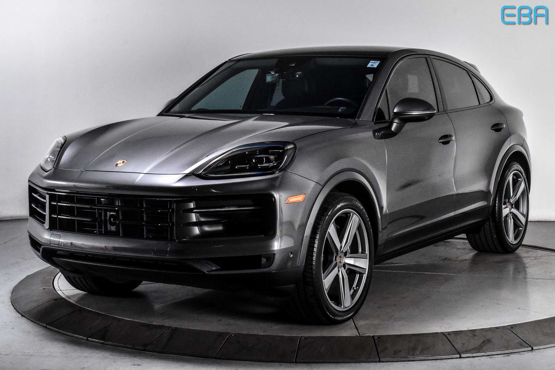 2024 Porsche Cayenne Base photo 2
