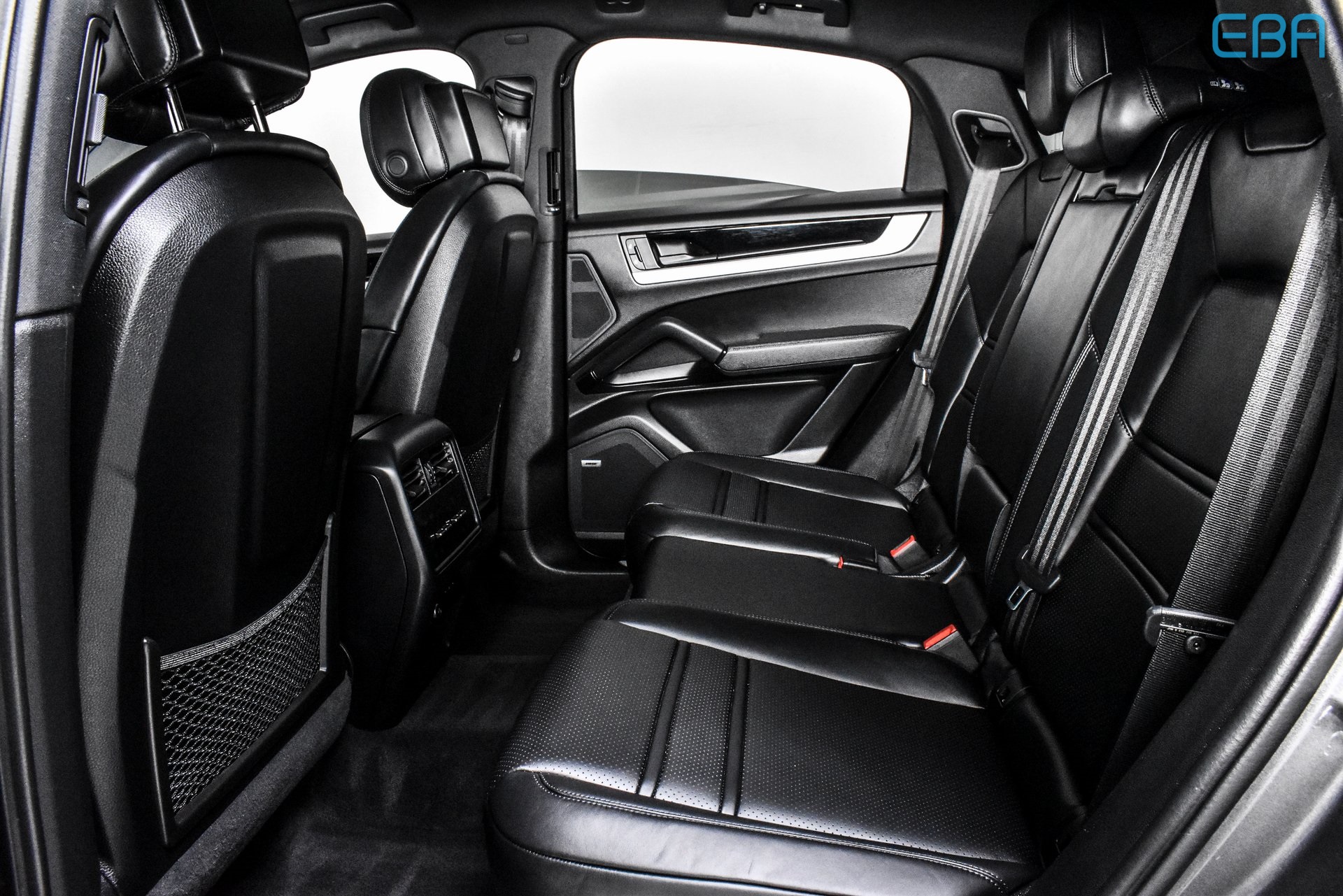 2024 Porsche Cayenne Base photo 19