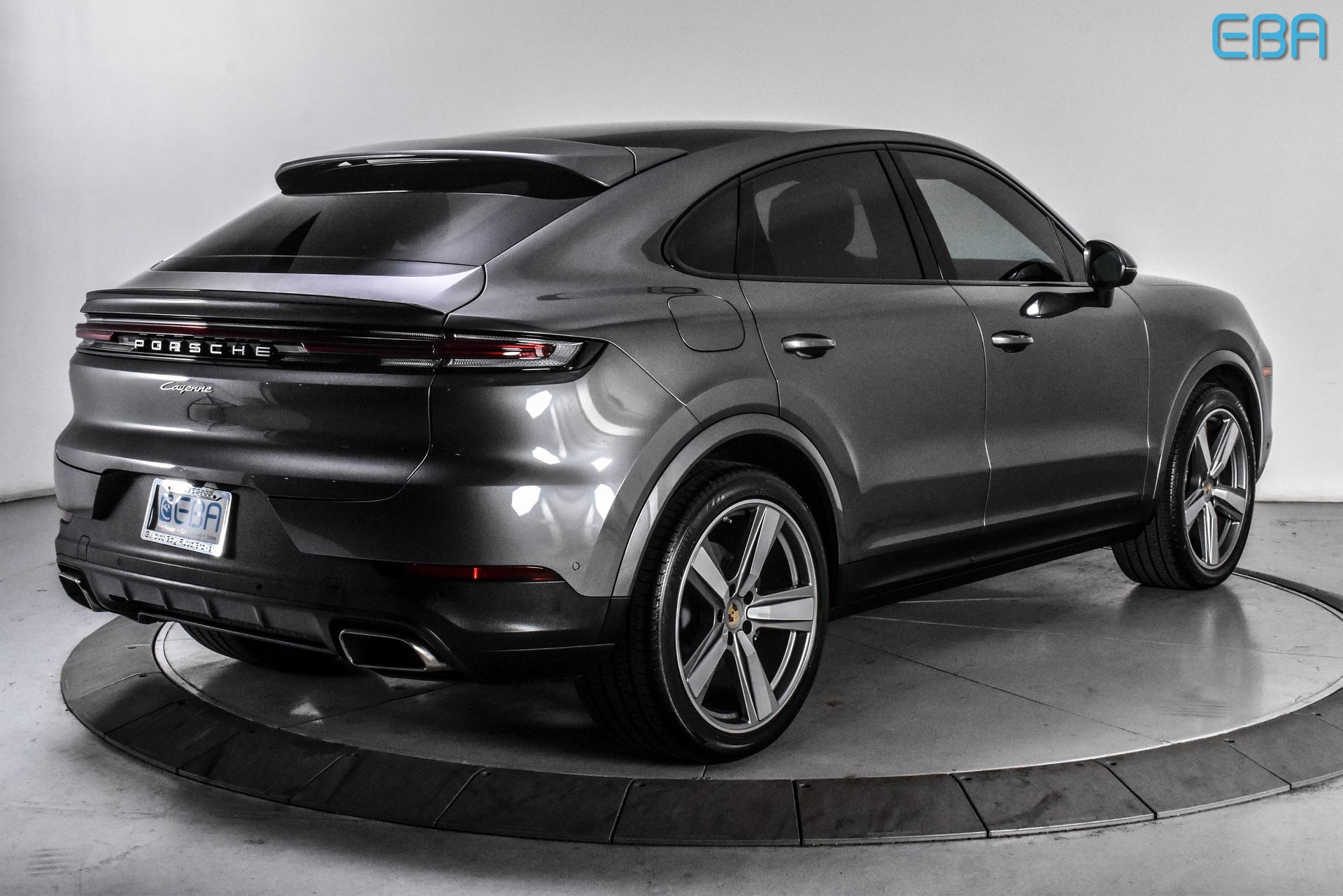 2024 Porsche Cayenne Base photo 6