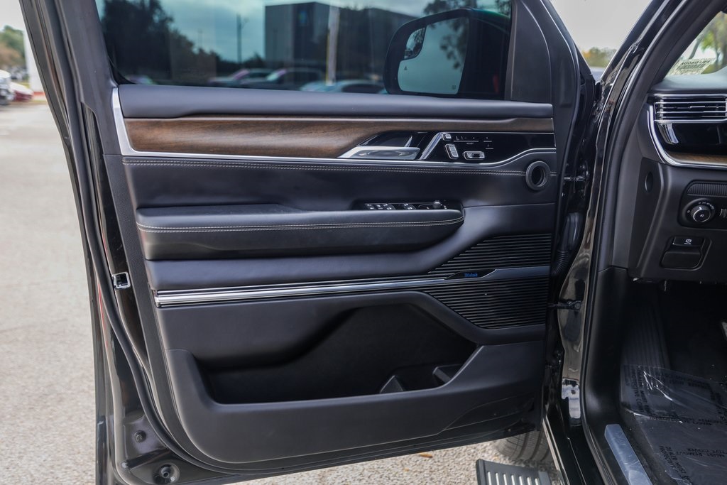 Used Car 2022 Jeep Grand Wagoneer  Series Ii For Sale Under $60,000 In Austin, Texas