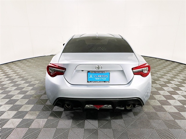 2017 Toyota GR86 Base photo 5