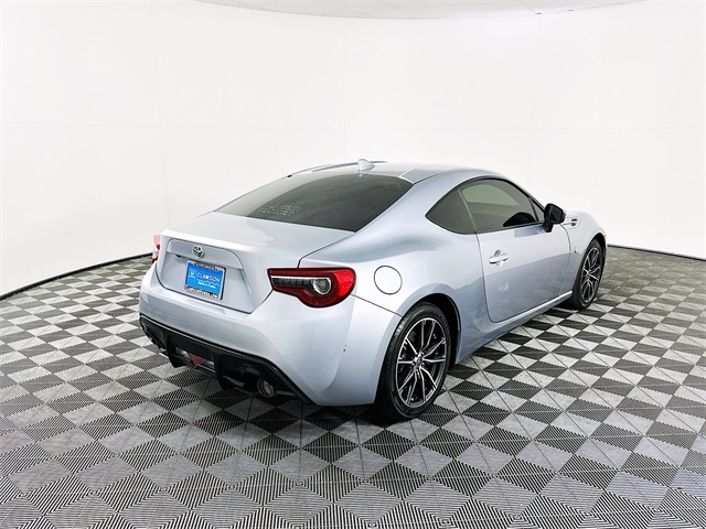2017 Toyota GR86 Base photo 6