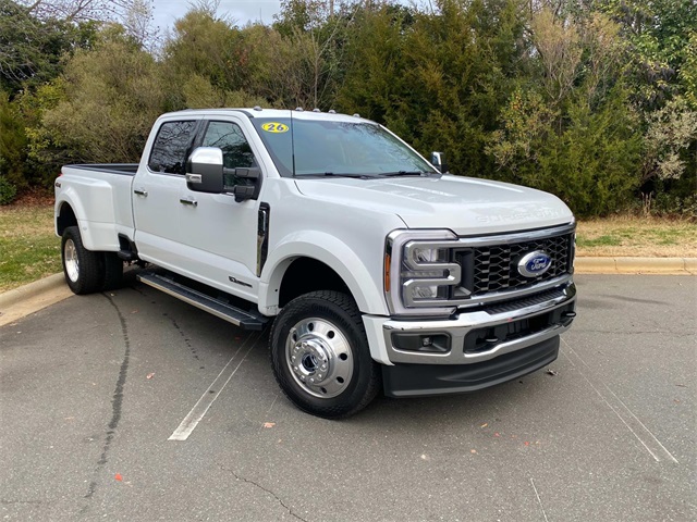 2026 Ford F-450 Super Duty Lariat Crew Cab LB DRW 4WD