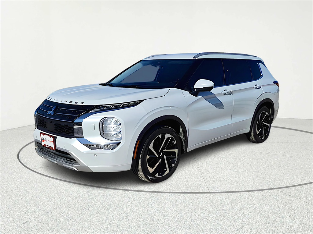 2022 Mitsubishi Outlander SEL White at Shottenkirk Kia Fort Bend