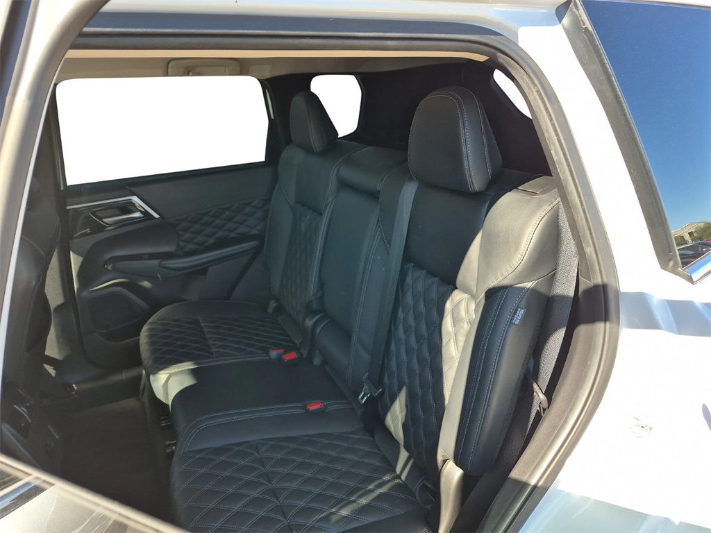 2022 Mitsubishi Outlander SEL White at Shottenkirk Kia Fort Bend