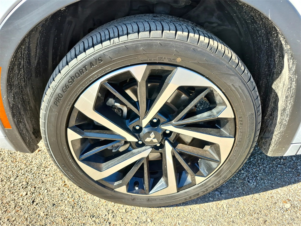 2022 Mitsubishi Outlander SEL White at Shottenkirk Kia Fort Bend