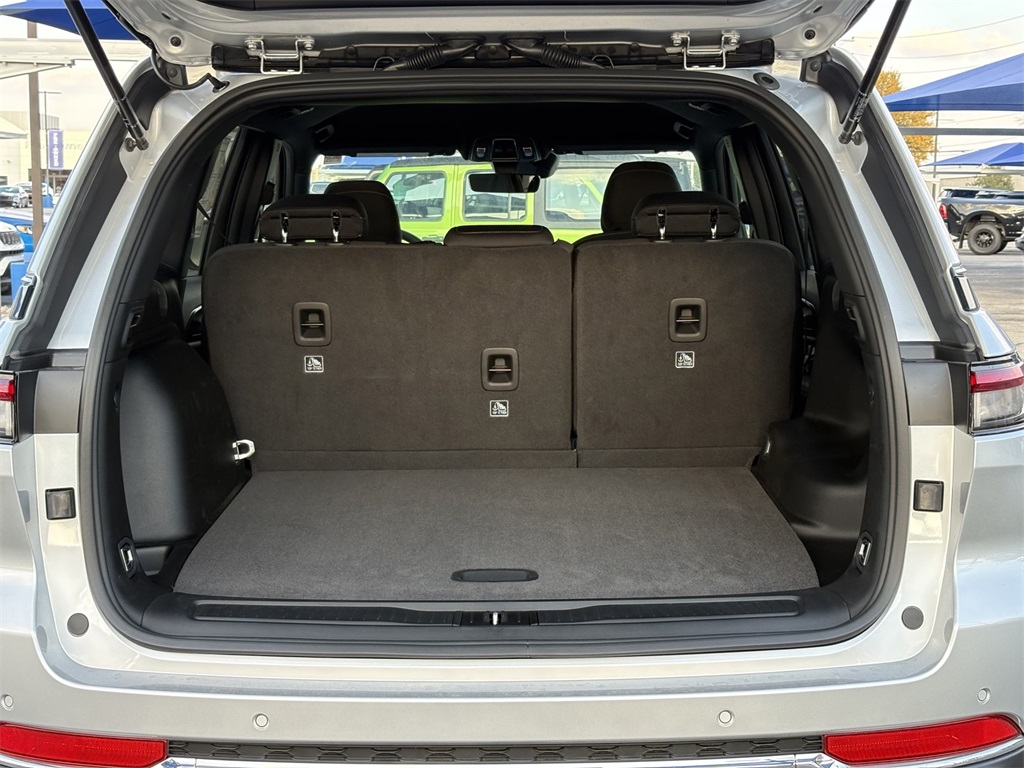 New Car 2025 Jeep Grand Cherokee  Laredo For Sale Under $35,000 In San Marcos, Texas