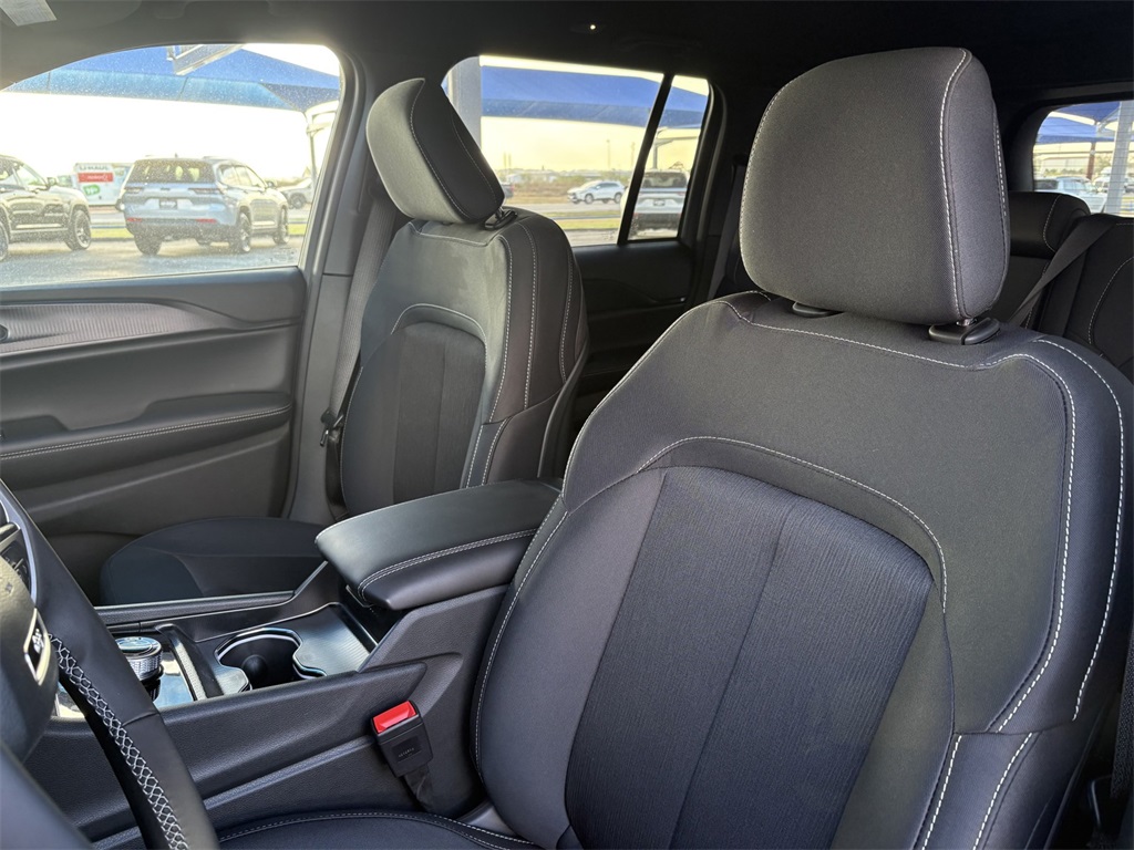 New Car 2025 Jeep Grand Cherokee  Laredo For Sale Under $35,000 In San Marcos, Texas