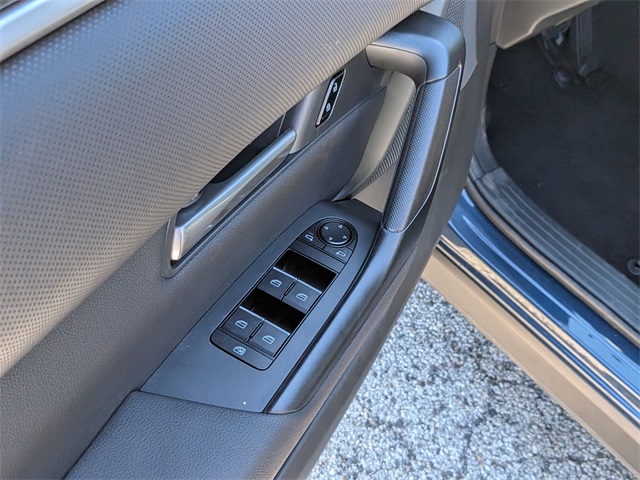 2025 Mazda CX-50 2.5 S Premium Package - 10