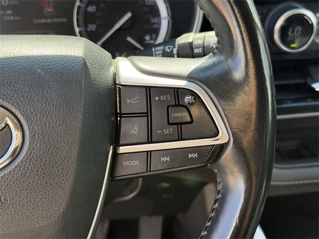 2022 Toyota Highlander XLE  at Tom Peacock Cadillac