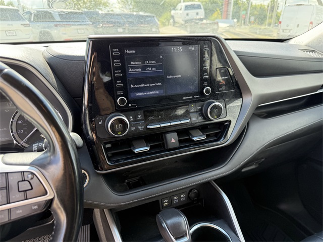 2022 Toyota Highlander XLE  at Tom Peacock Cadillac