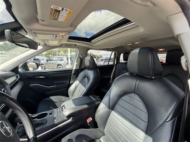 2022 Toyota Highlander XLE  at Tom Peacock Cadillac