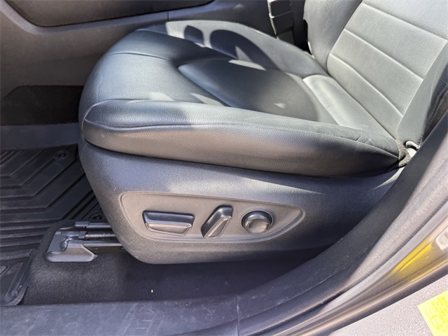 2022 Toyota Highlander XLE  at Tom Peacock Cadillac