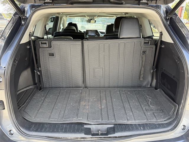 2022 Toyota Highlander XLE  at Tom Peacock Cadillac