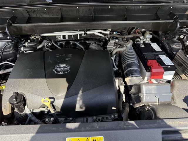 2022 Toyota Highlander XLE  at Tom Peacock Cadillac