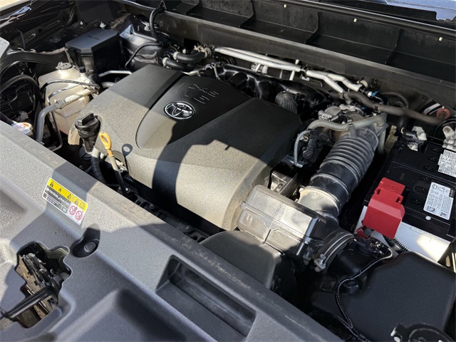 2022 Toyota Highlander XLE  at Tom Peacock Cadillac